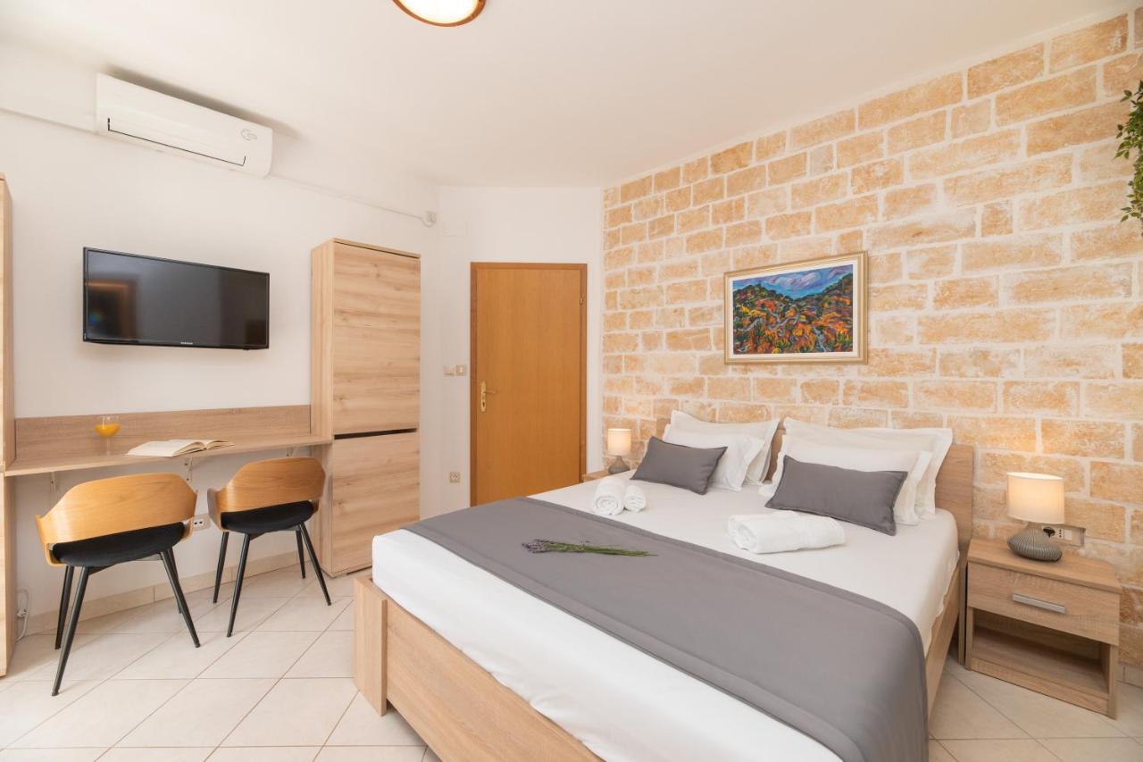 Apartments4You Supetar-The Best And Most Popular Apartments For Discovering The Island - Free Parking - 200 Meters From The Beach מראה חיצוני תמונה