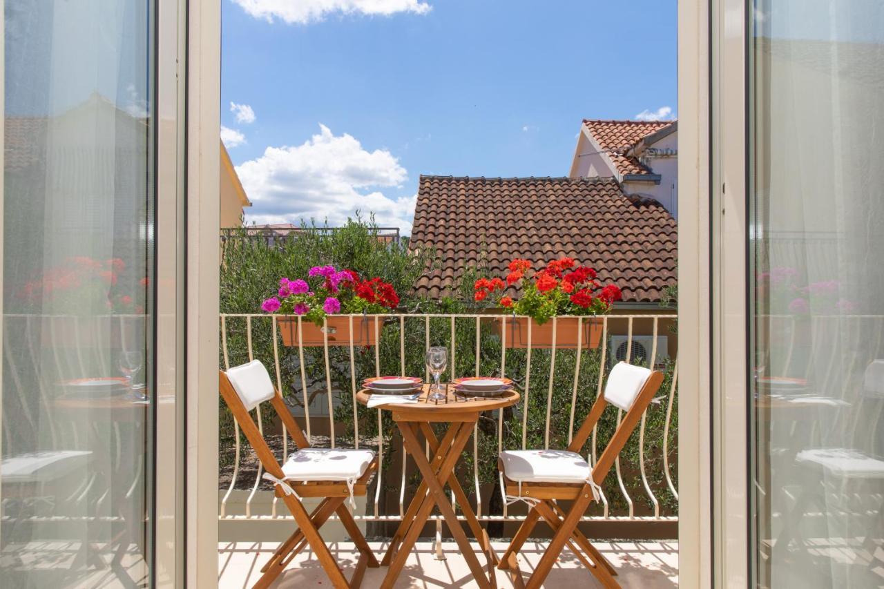 Apartments4You Supetar-The Best And Most Popular Apartments For Discovering The Island - Free Parking - 200 Meters From The Beach מראה חיצוני תמונה