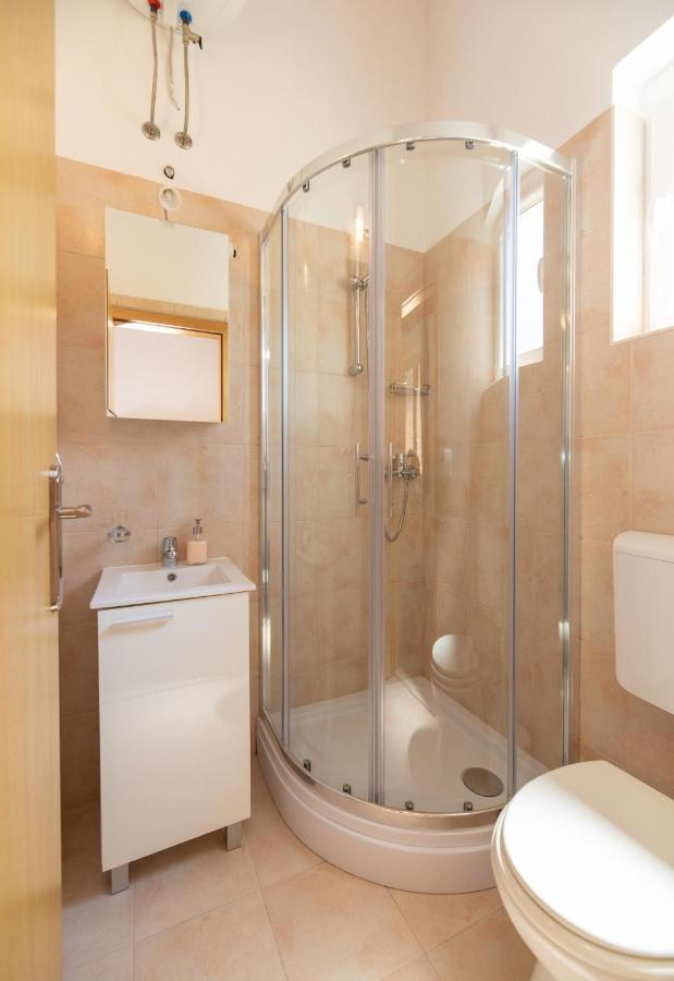 Apartments4You Supetar-The Best And Most Popular Apartments For Discovering The Island - Free Parking - 200 Meters From The Beach מראה חיצוני תמונה